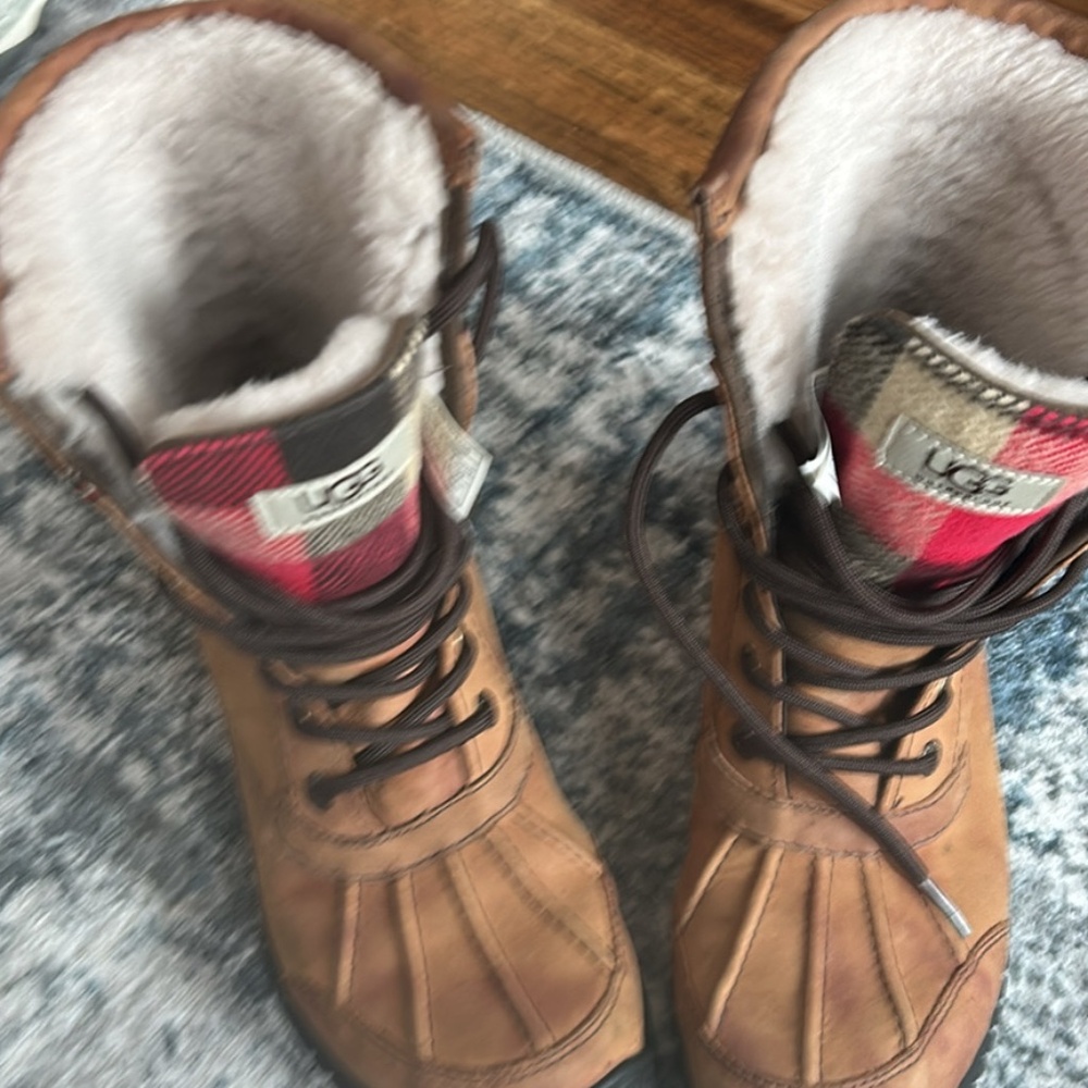 UGG snow boots size 6
